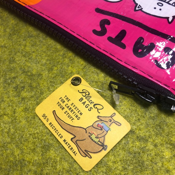 Blue Q Zipper Pouch Makeup Bag Dogs vs Cats 7.25”x9.50” Pink Orange Funny - Picture 2 of 5